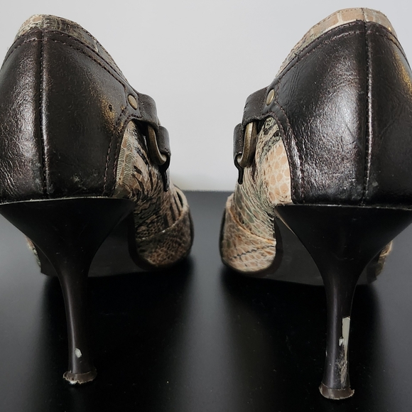 Women's Brown and Cream Heels - Picture 9 of 11
